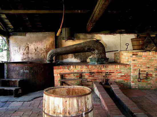 Alambic distillateur de résine à Luxey